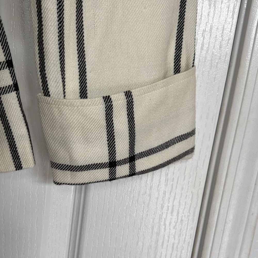 Bandolino Cream and Black Plaid Blazer - Picture 5 of 9